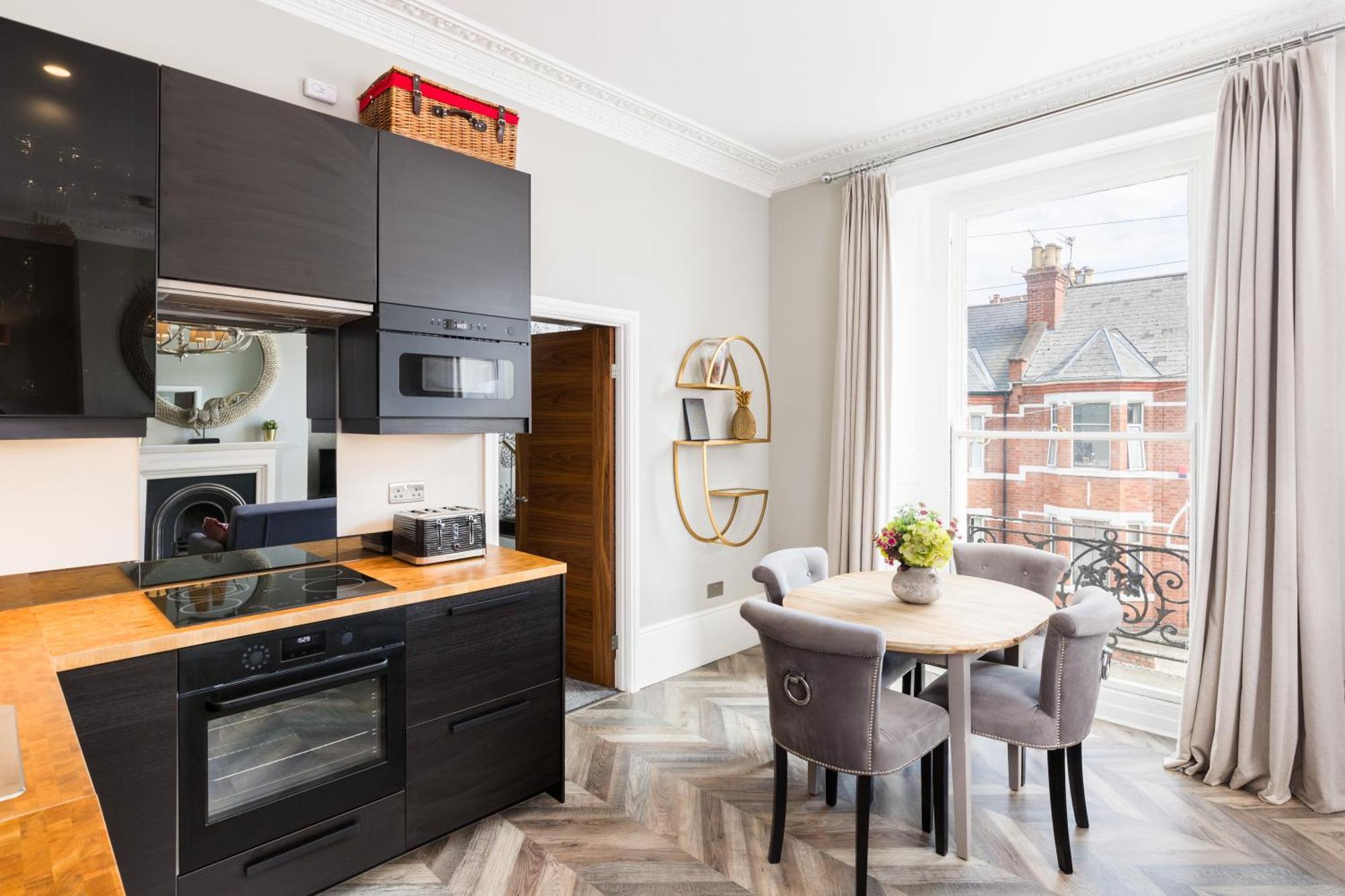 L-Spa Boutique Apartments ليمينغتون الغرفة الصورة